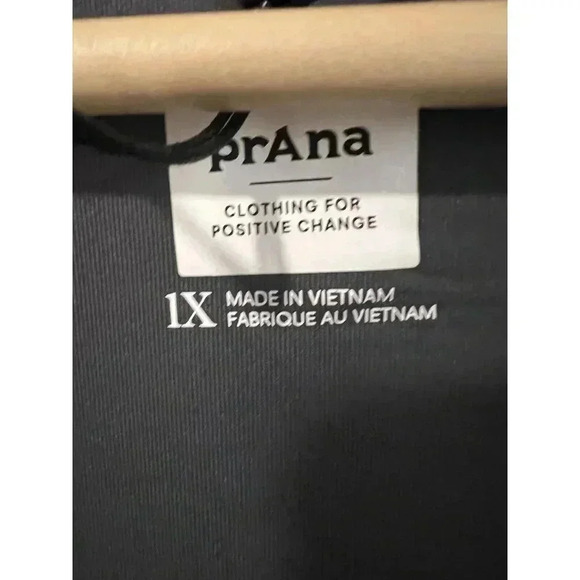 PrAna Becksa Tank Plus Black Size 1X UPF 50+ Shelf Bra Compression Stretch NWT - Picture 7 of 11